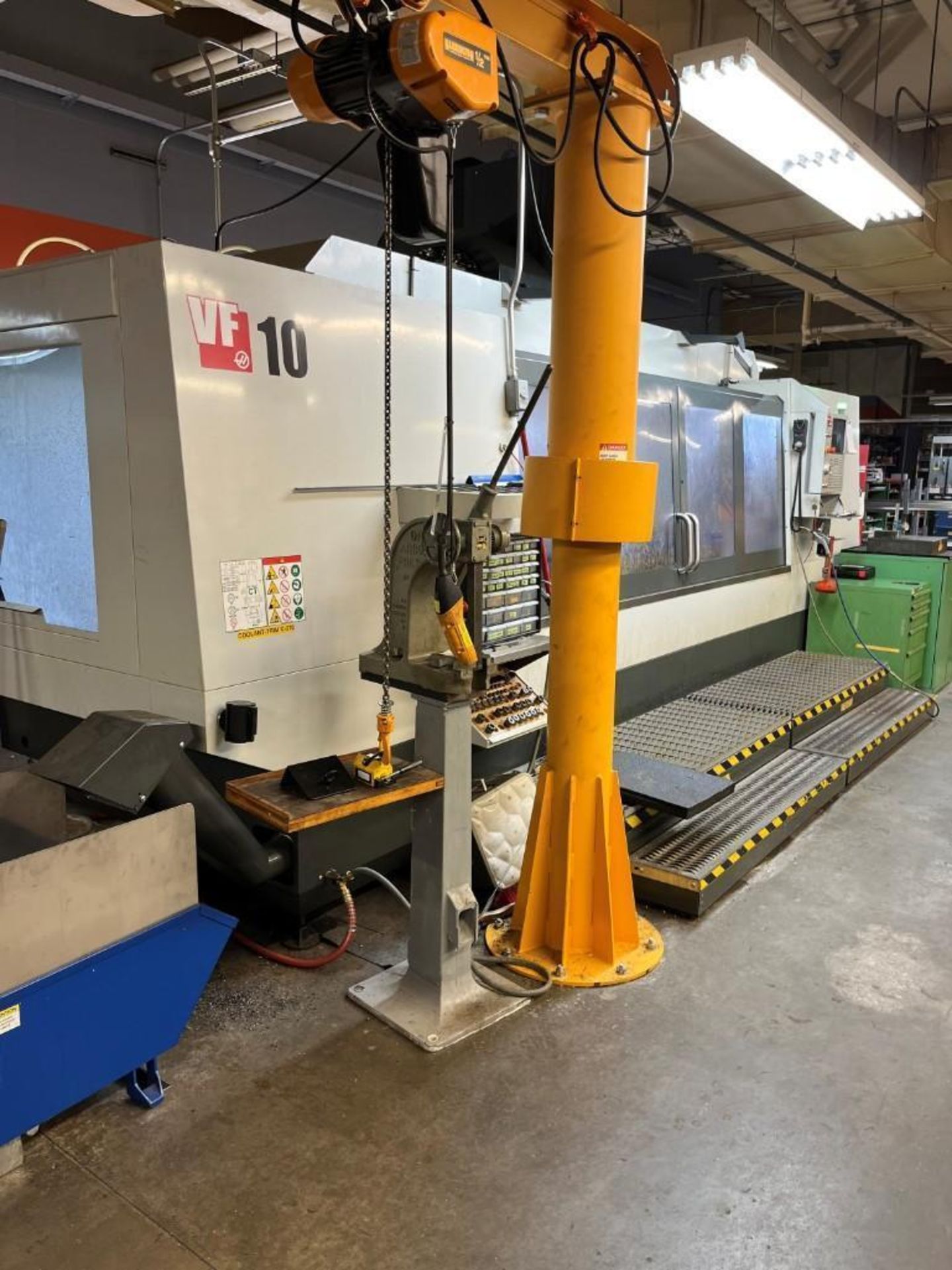 Haas Model VF-10/40 CNC Vertical Machining Center (2019) - Image 4 of 17