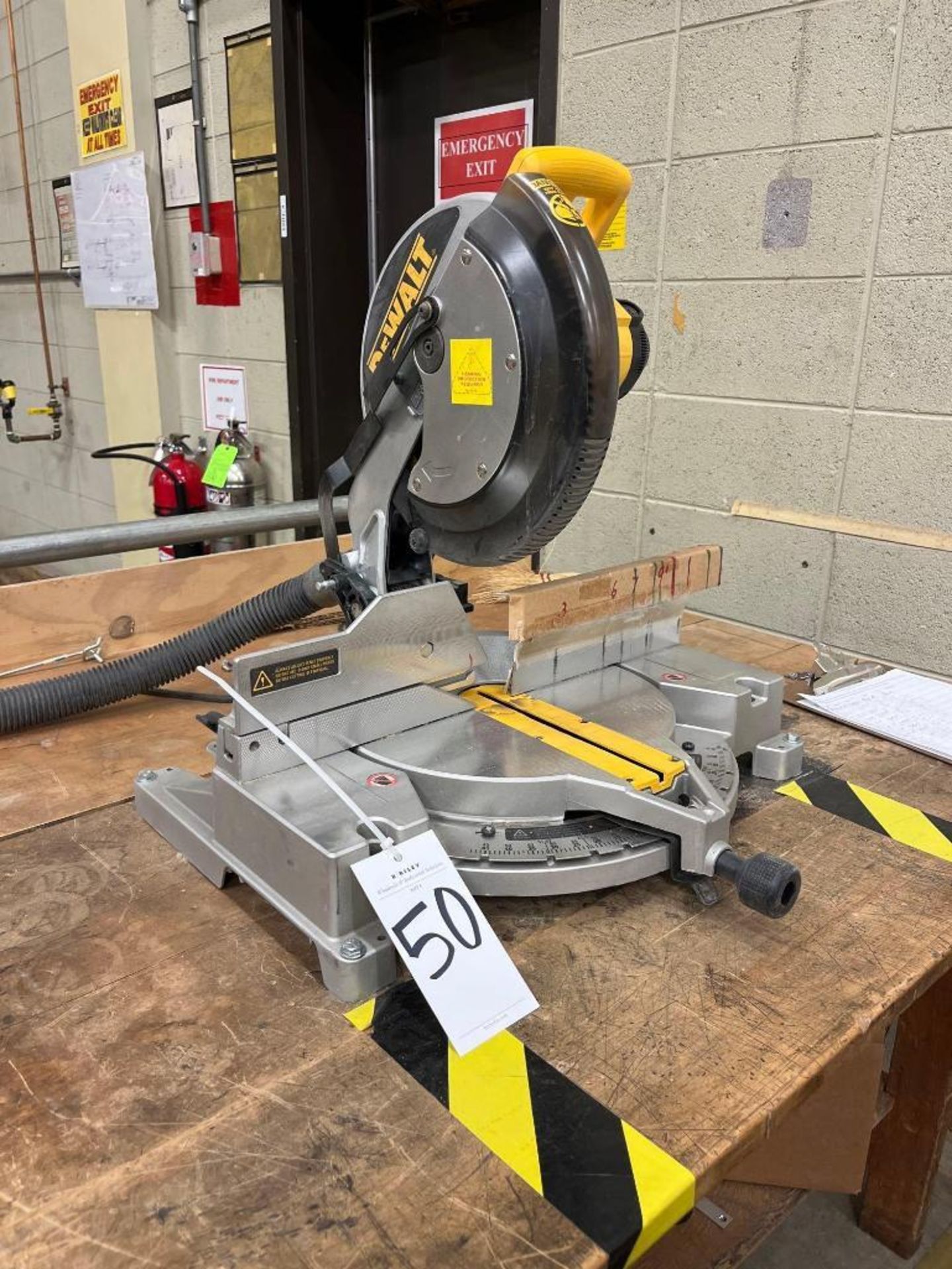 Dewalt 12" Compound Miter Saw - Image 2 of 3