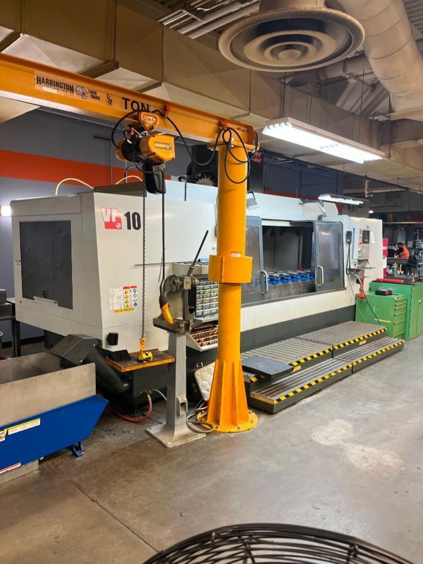 Haas Model VF-10/40 CNC Vertical Machining Center (2019) - Image 16 of 17