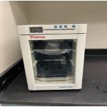 Thermo Scientific HeraTherm Compact Microbiological Incubator