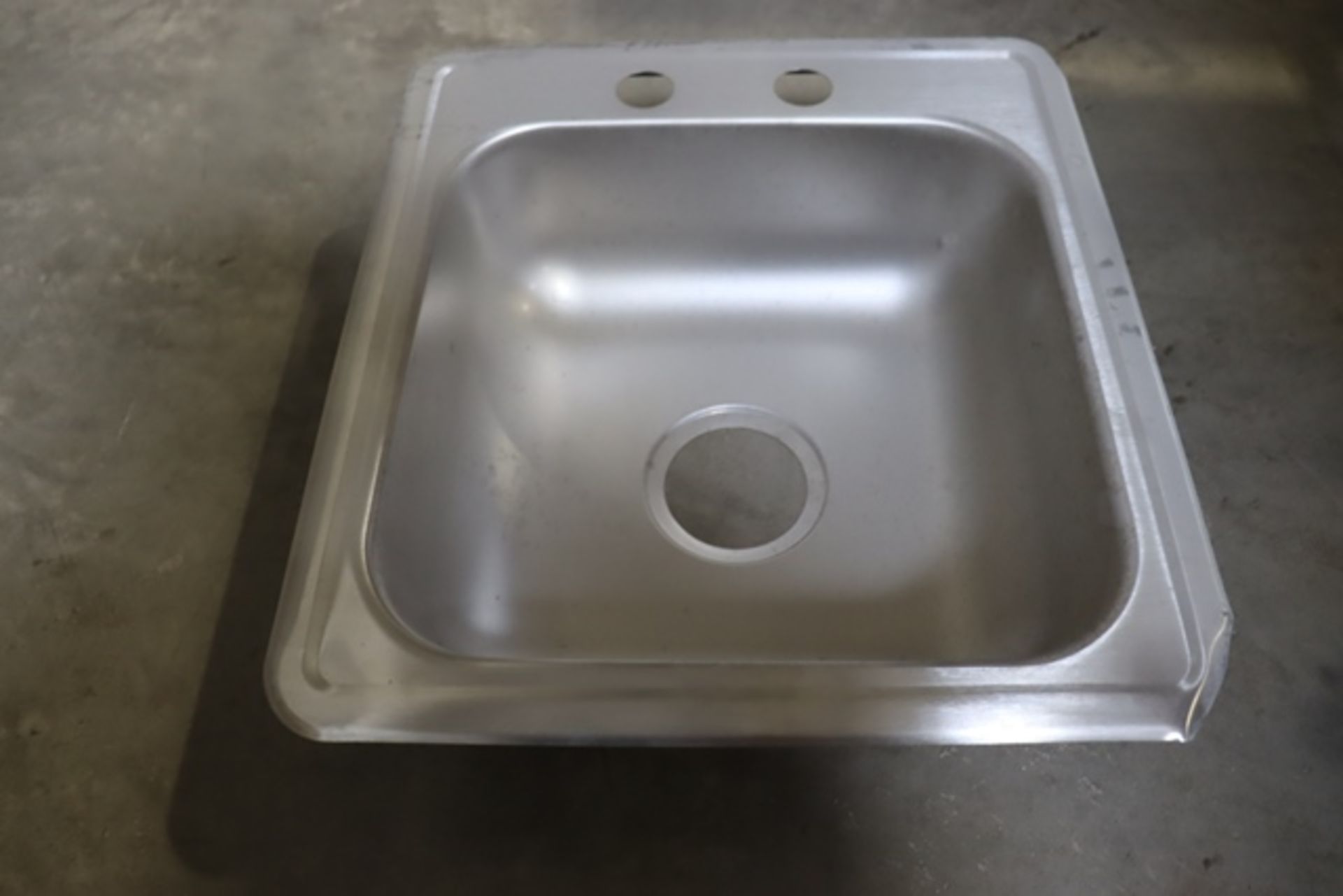 New Dayton 17" x 19" stainless sink