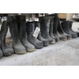 All to go - 8 assorted size pairs of rubber boots