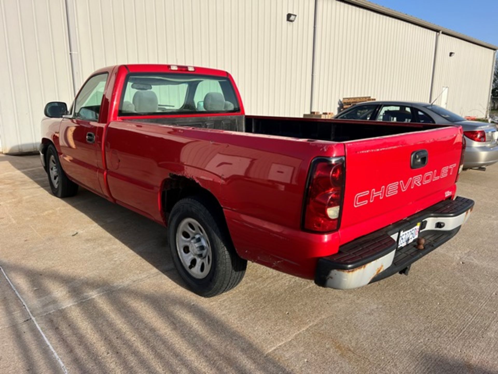 2006 Chevrolet single cab truck - VIN# 3GCEC14X96G185048 - V6 - bed liner - - Image 2 of 5