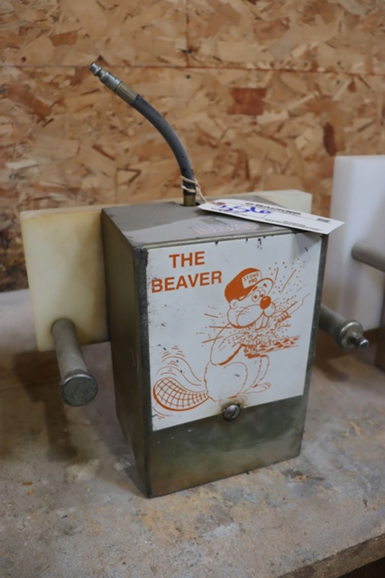 The Beaver stone pro edge chiseling machine Small 1-5/8" Stone