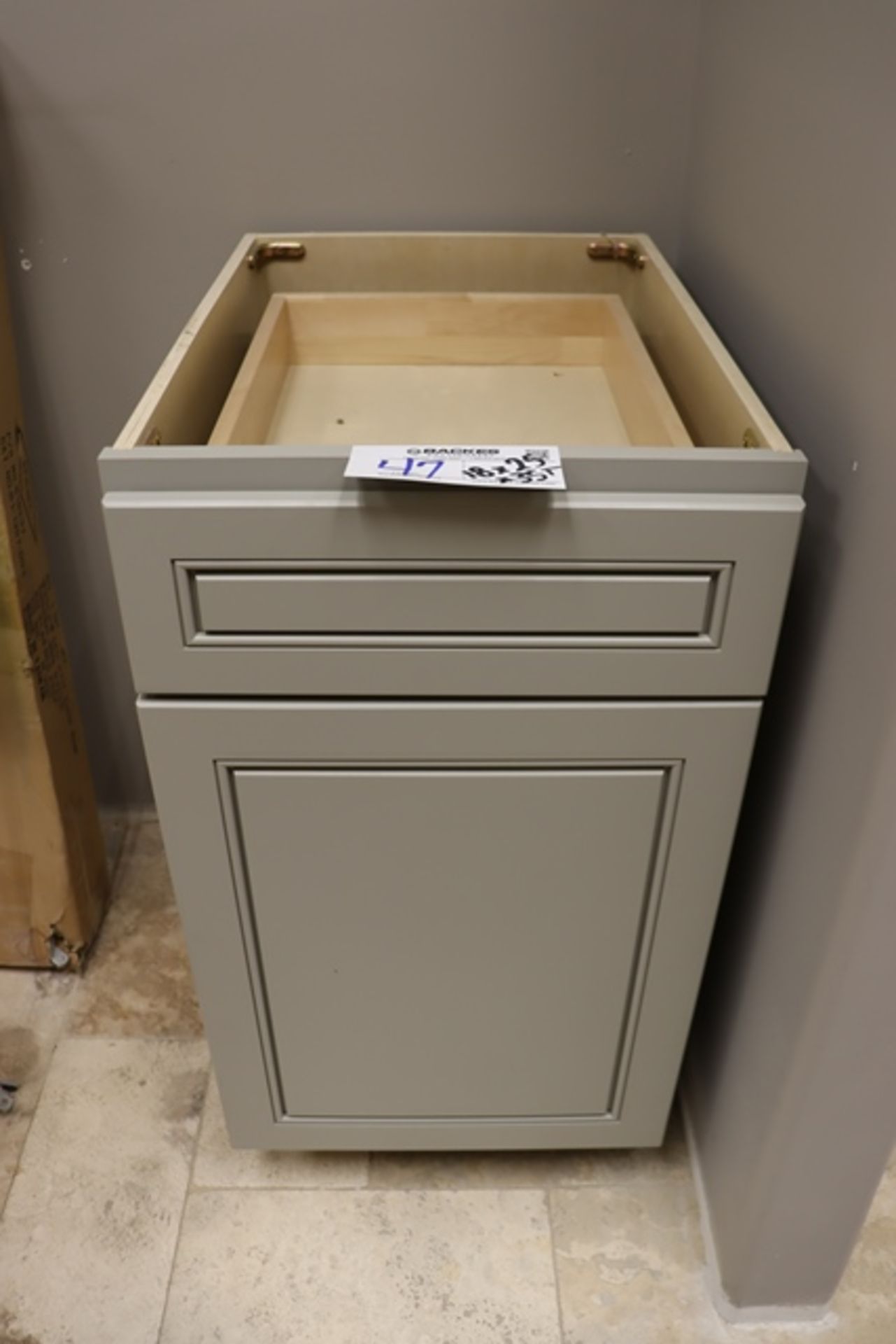 18" x 25" x 35" base cabinet