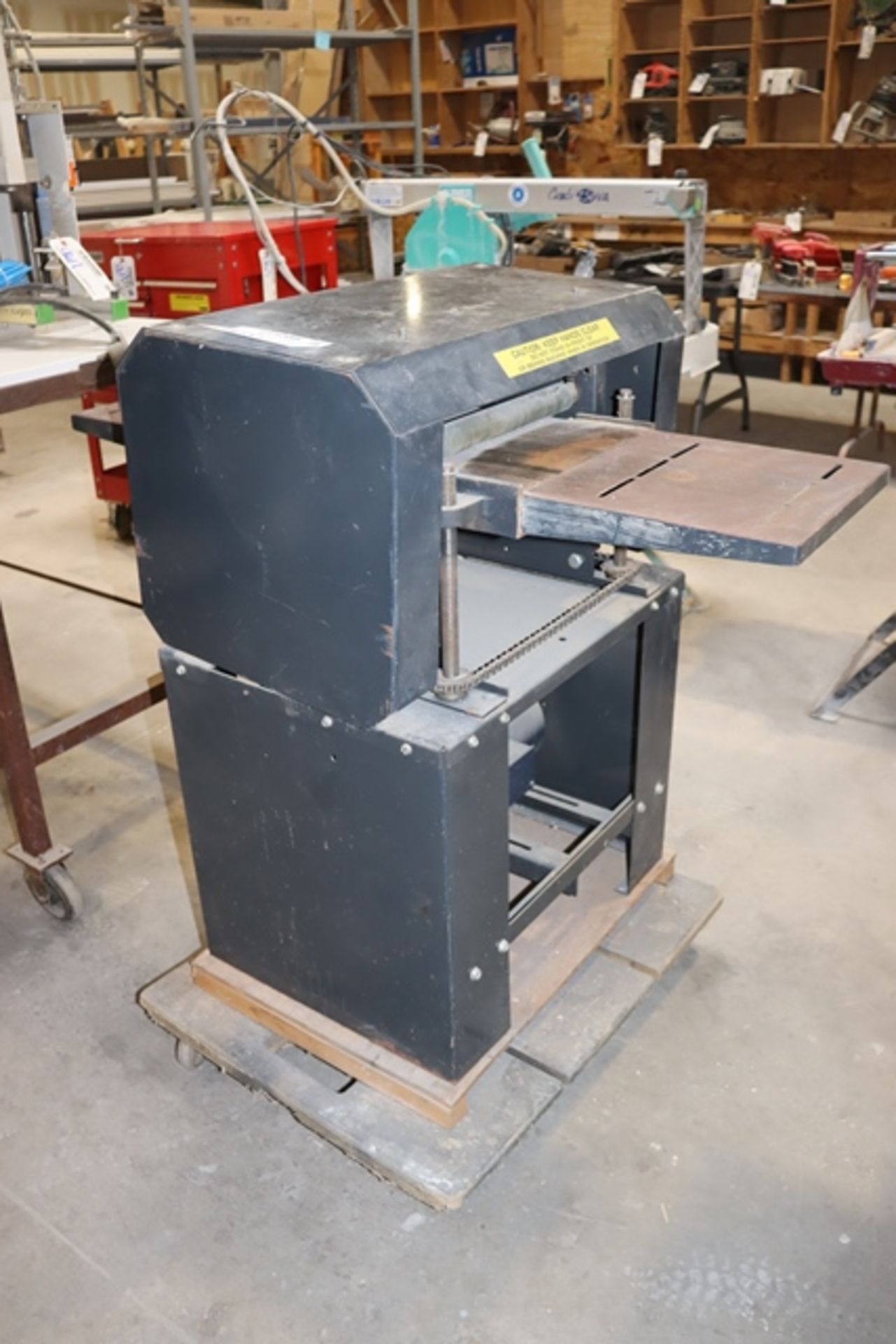 Woodmaster Tools Inc model W-712 planer - top needs bolted back on - Image 2 of 5