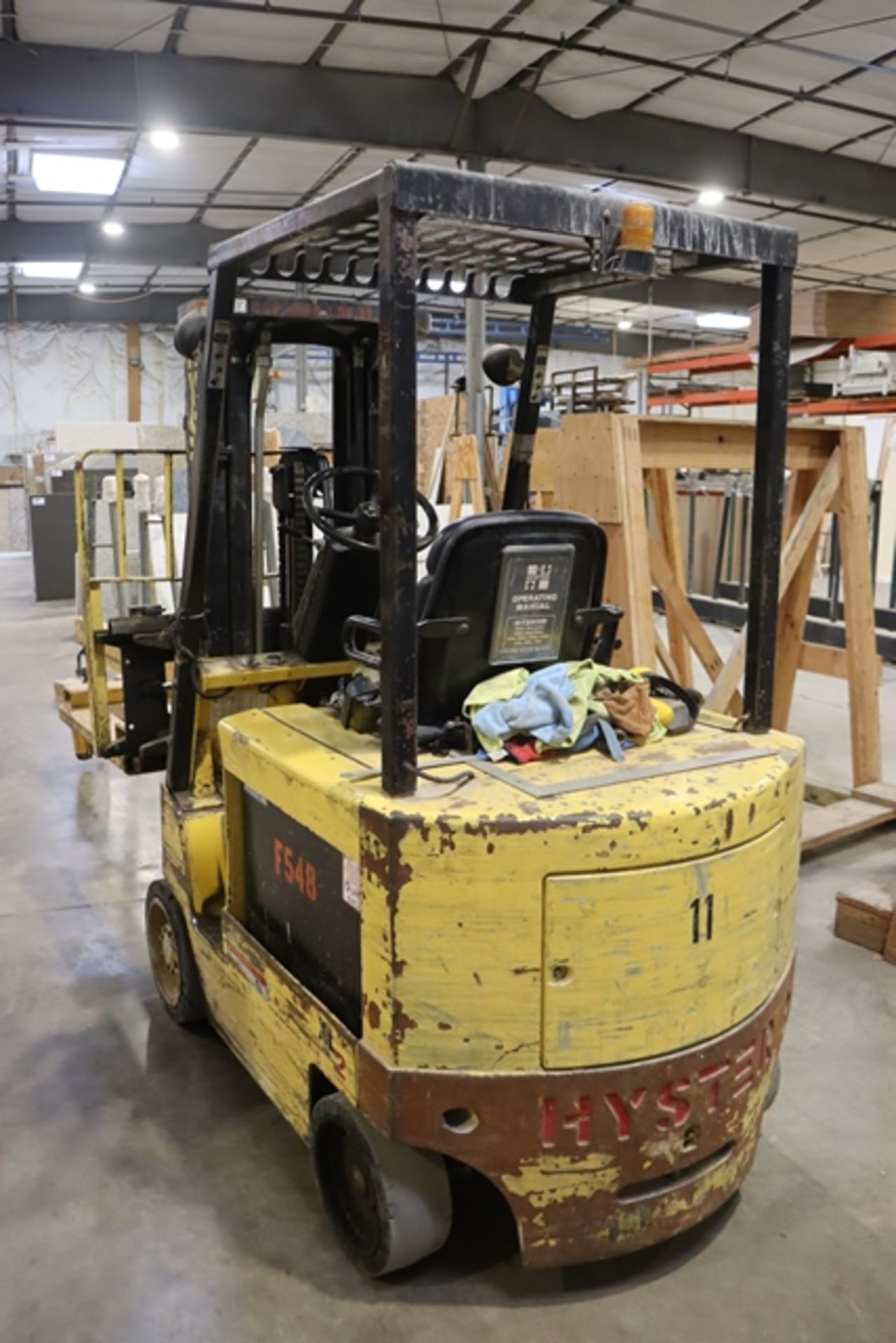 Hyster E50XL-27 electric fork lift with Hertner Auto 6000 charger (TX18-865 - Bild 2 aus 7