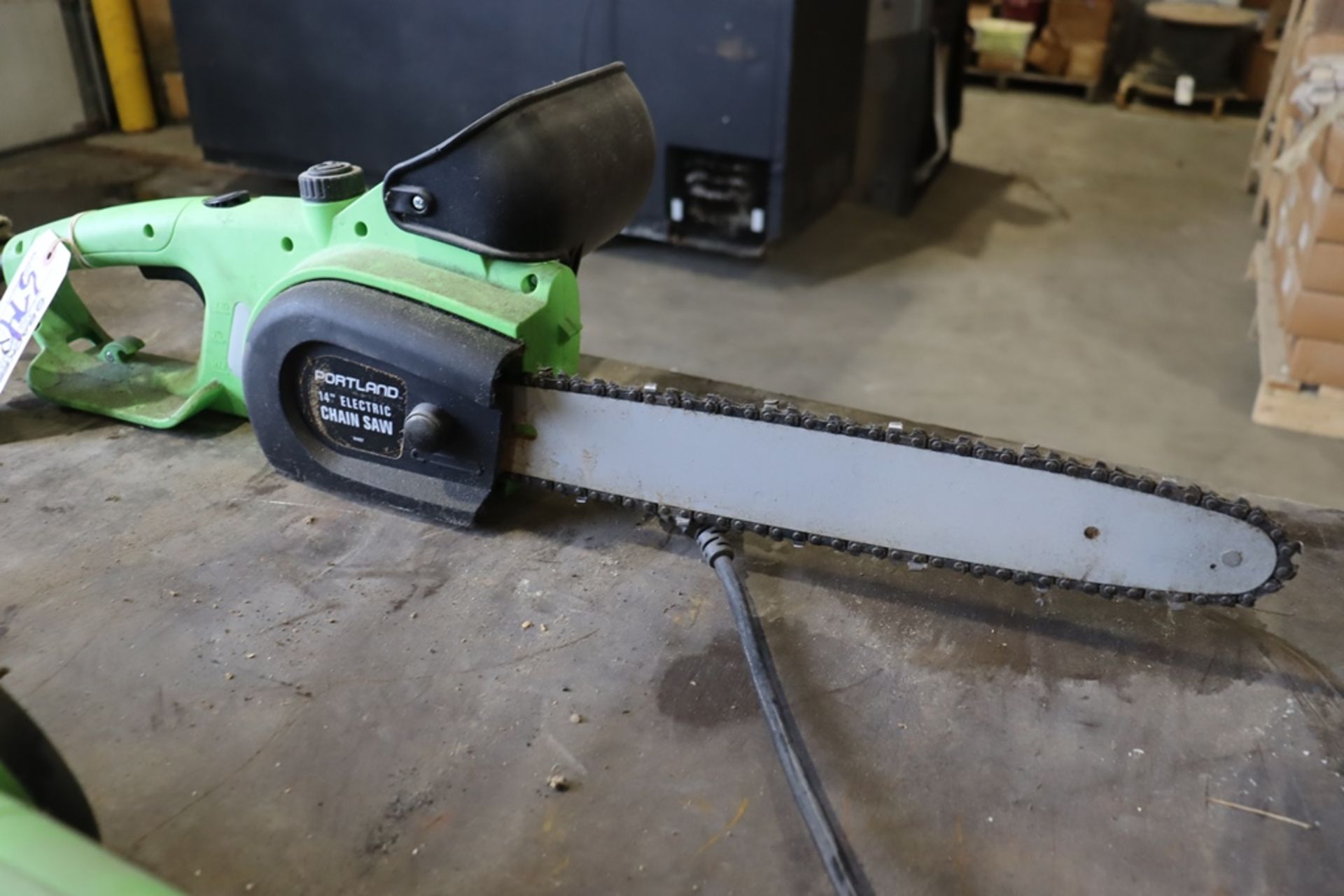 Pair to go - Portland 14" electric chain saws - Image 4 of 4