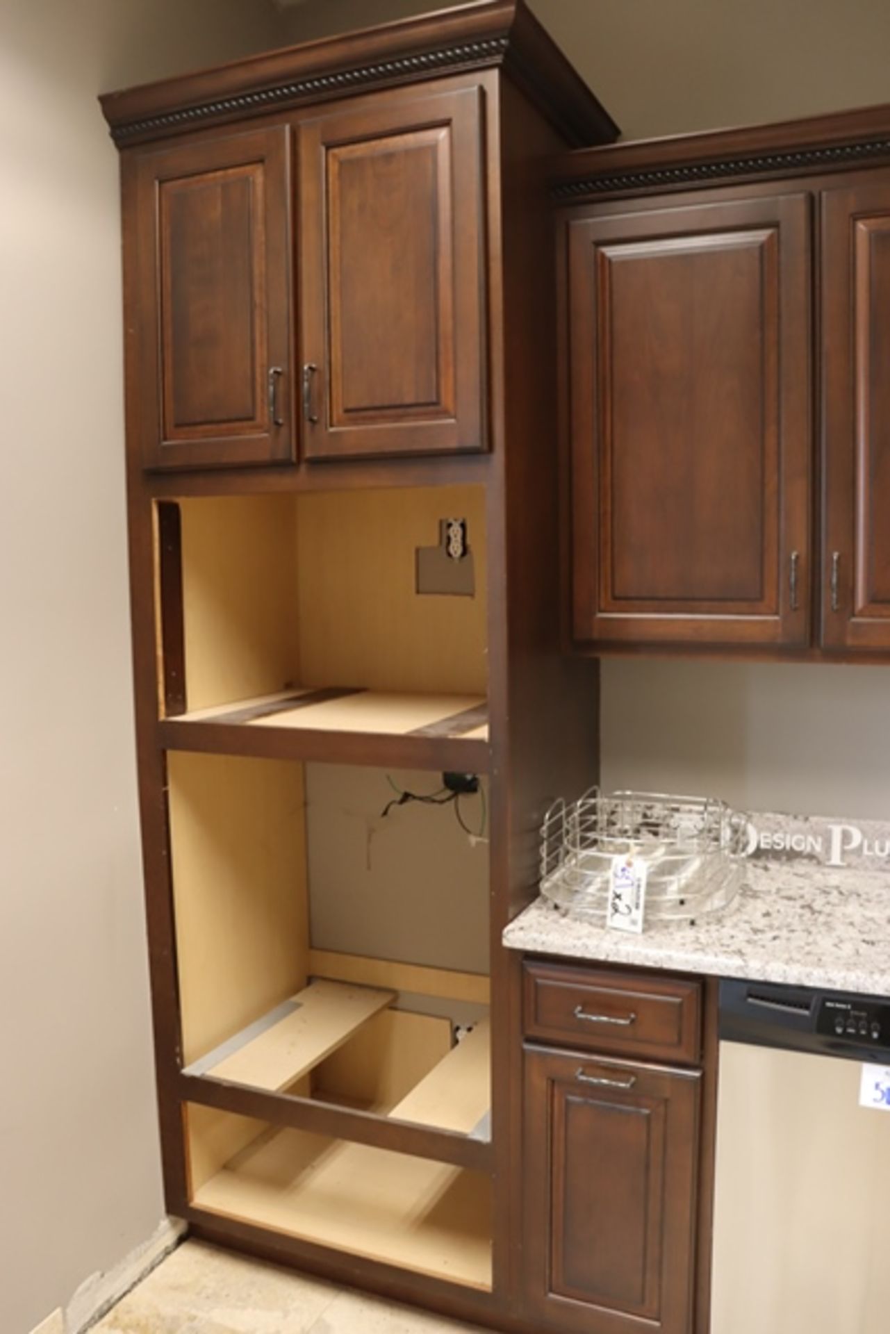 18' x 99" tall kitchen cabinet display - very nice - (dishwasher & refriger - Image 3 of 4