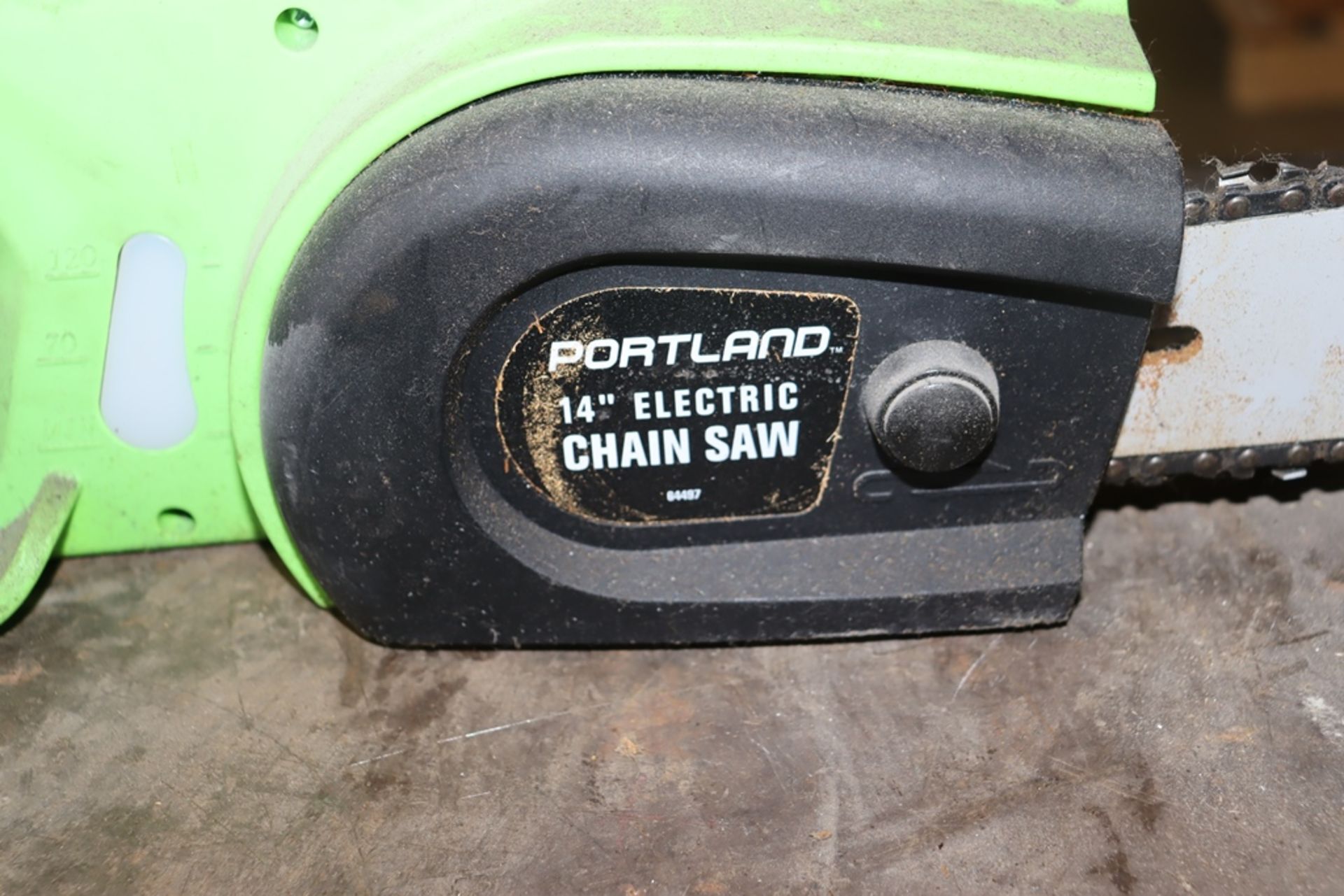 Pair to go - Portland 14" electric chain saws - Image 3 of 4