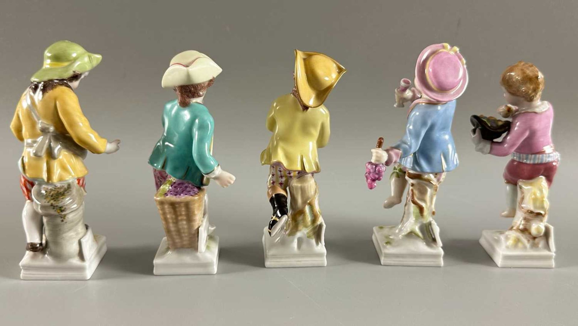 Meyer, Friedrich Elias (1723-1785) Entwurf, KPM Berlin 5 Porzellan Monatsfiguren Sternzeichen - Bild 5 aus 10