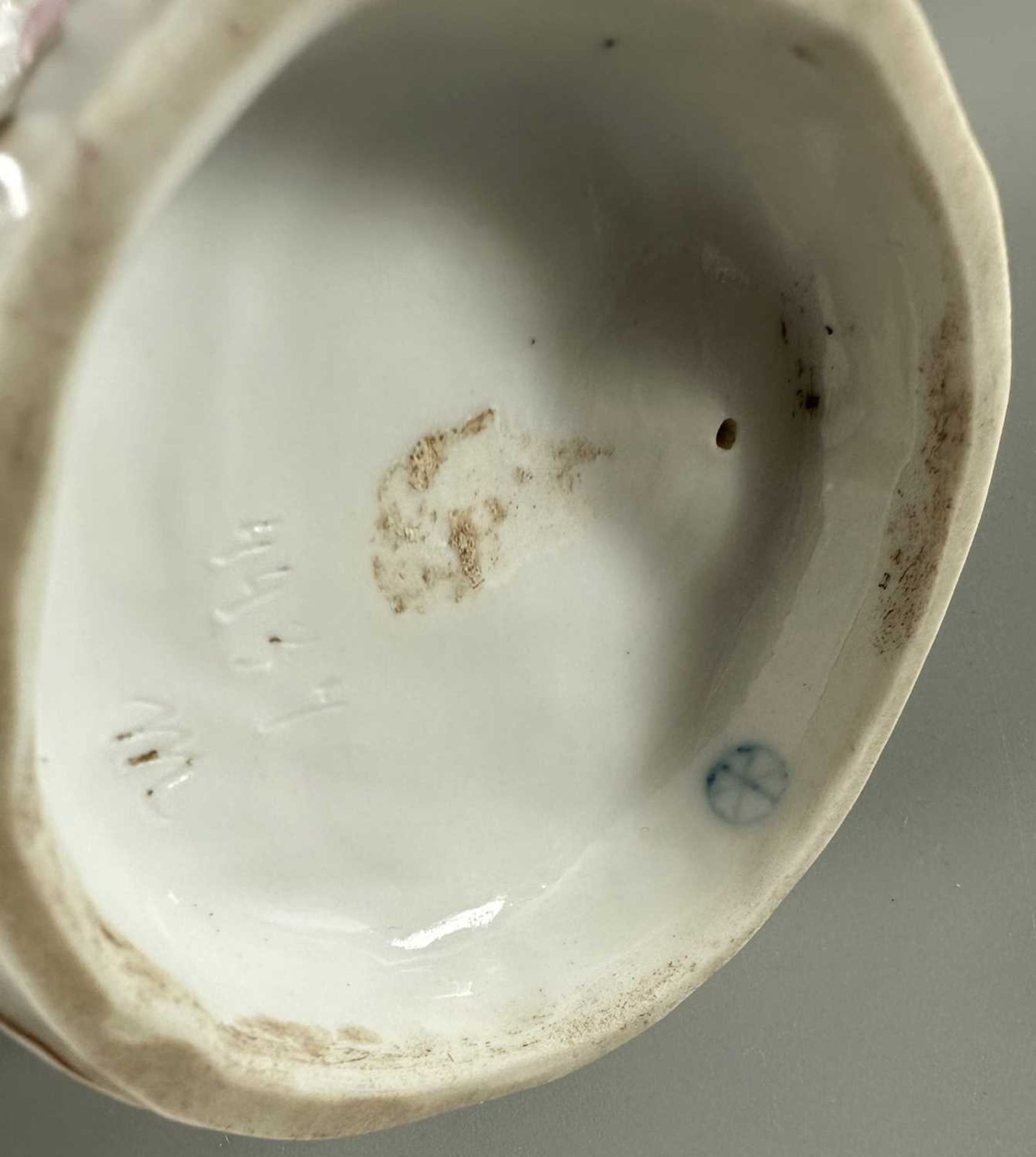 Porzellan Figur Blumenmädchen, unidentifizierte blaue Radmarke und Ritzzeichen - Bild 8 aus 8