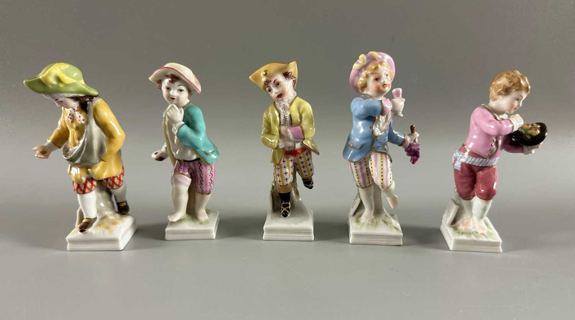 Meyer, Friedrich Elias (1723-1785) Entwurf, KPM Berlin 5 Porzellan Monatsfiguren Sternzeichen