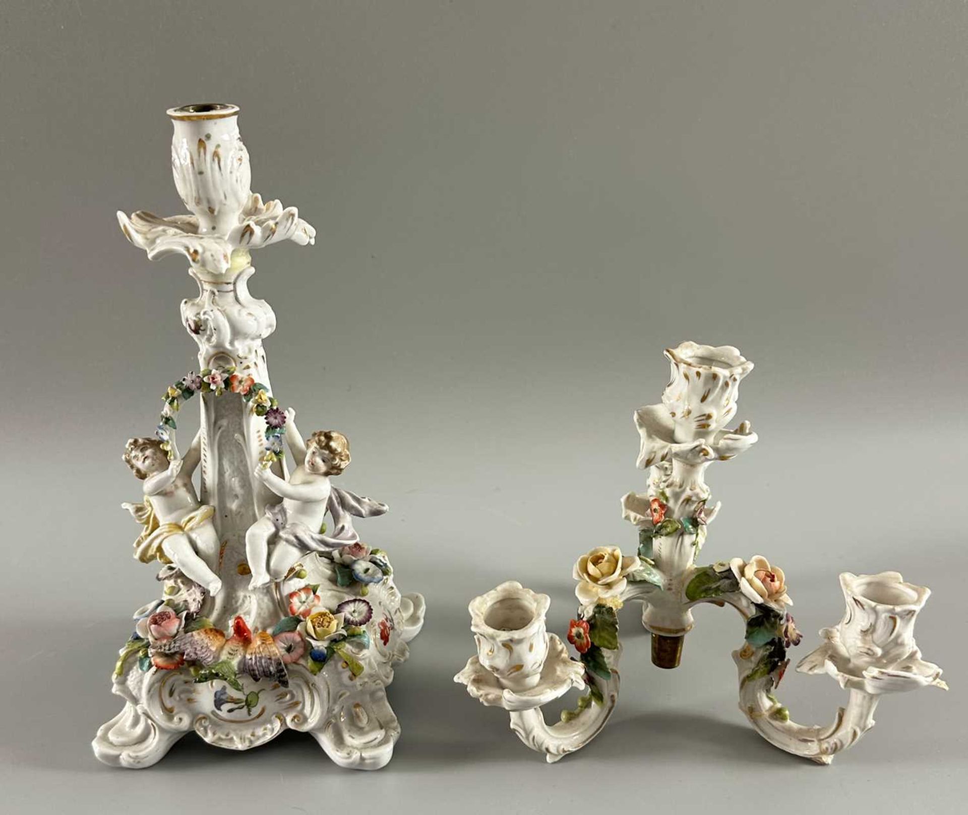 Unidentifizierte Porzellan Manufaktur, figürlicher Kandelaber Kerzenleuchter, beschädigt - Bild 6 aus 11