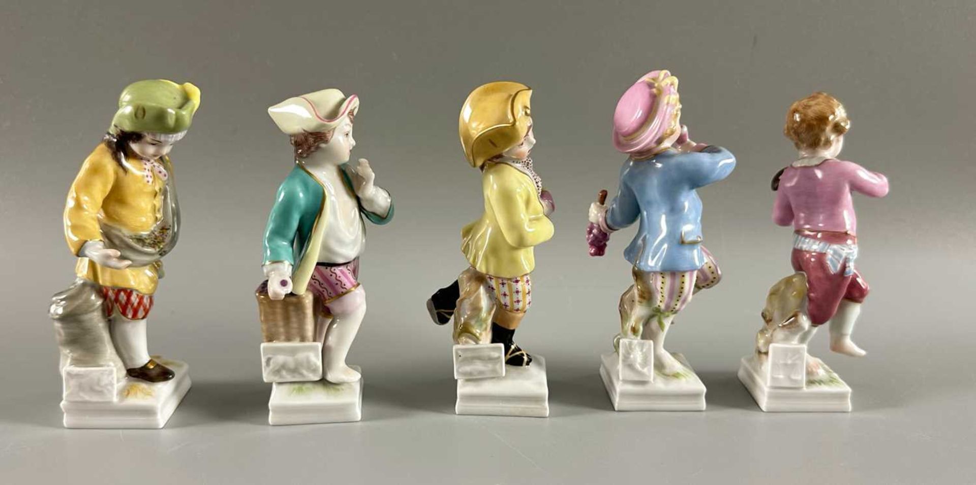 Meyer, Friedrich Elias (1723-1785) Entwurf, KPM Berlin 5 Porzellan Monatsfiguren Sternzeichen - Bild 6 aus 10