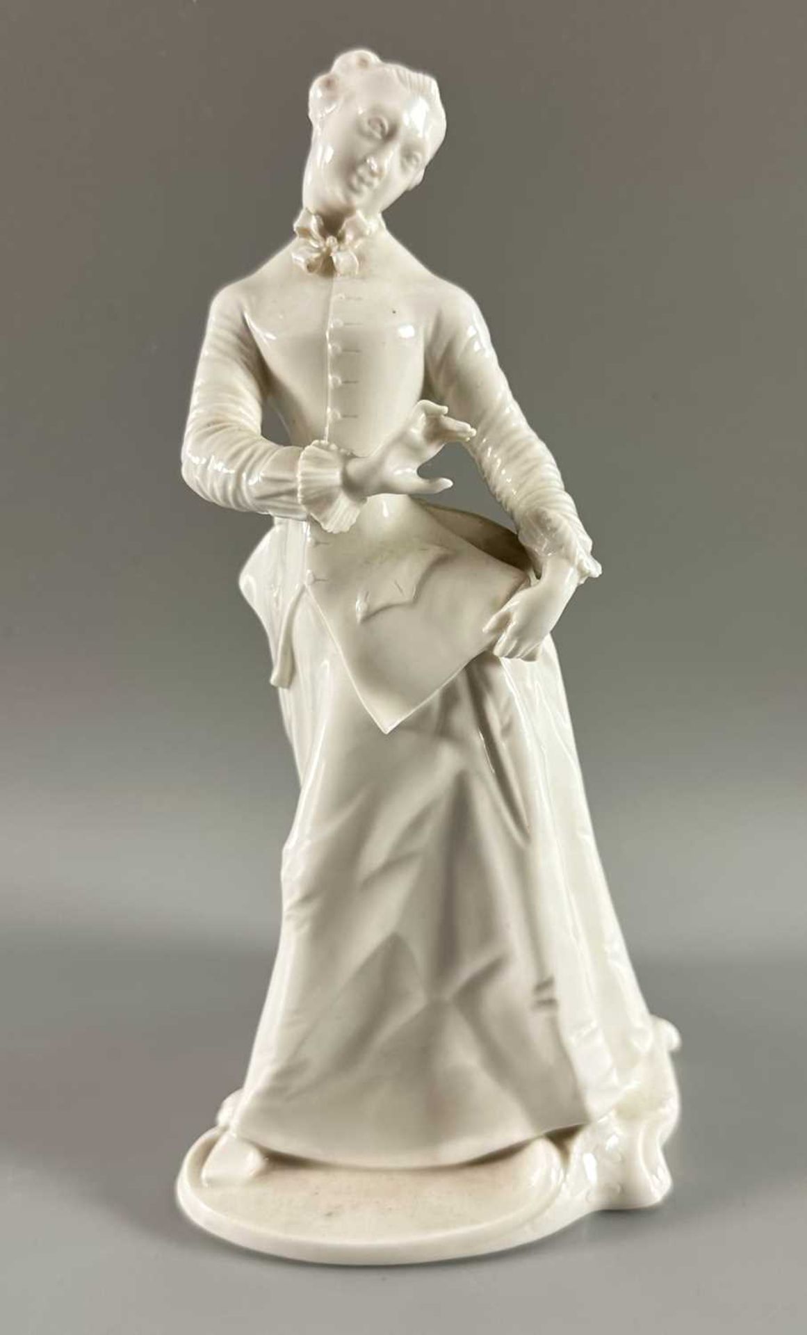 Bustelli, Franz Anton (1723-1763) Entwurf, Nymphenburg Porzellan weiß Figur Julia