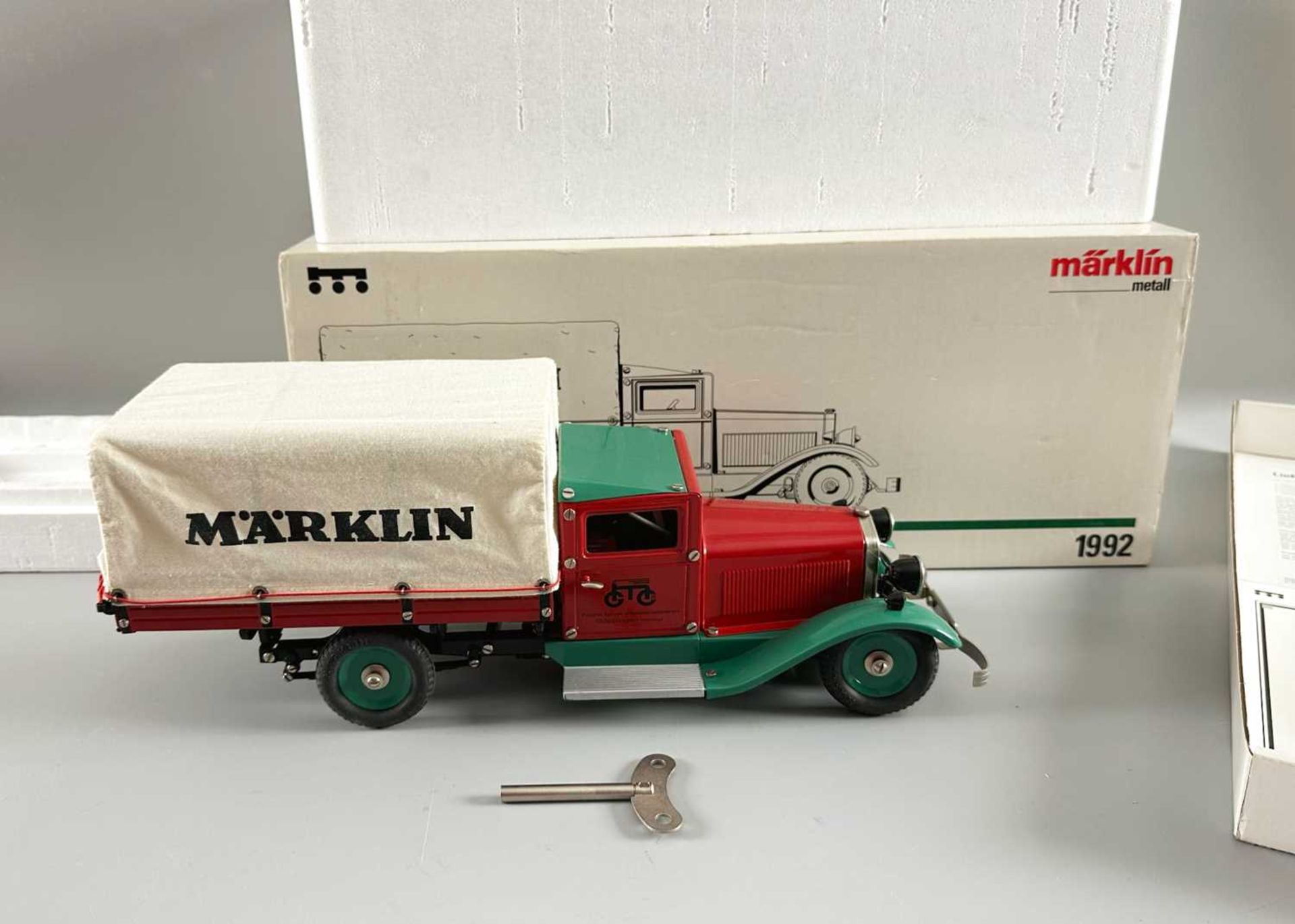 Märklin Metall 1992 Lieferwagen mit Plane 1105L LKW, mit Originalverpackung und Zertifikat