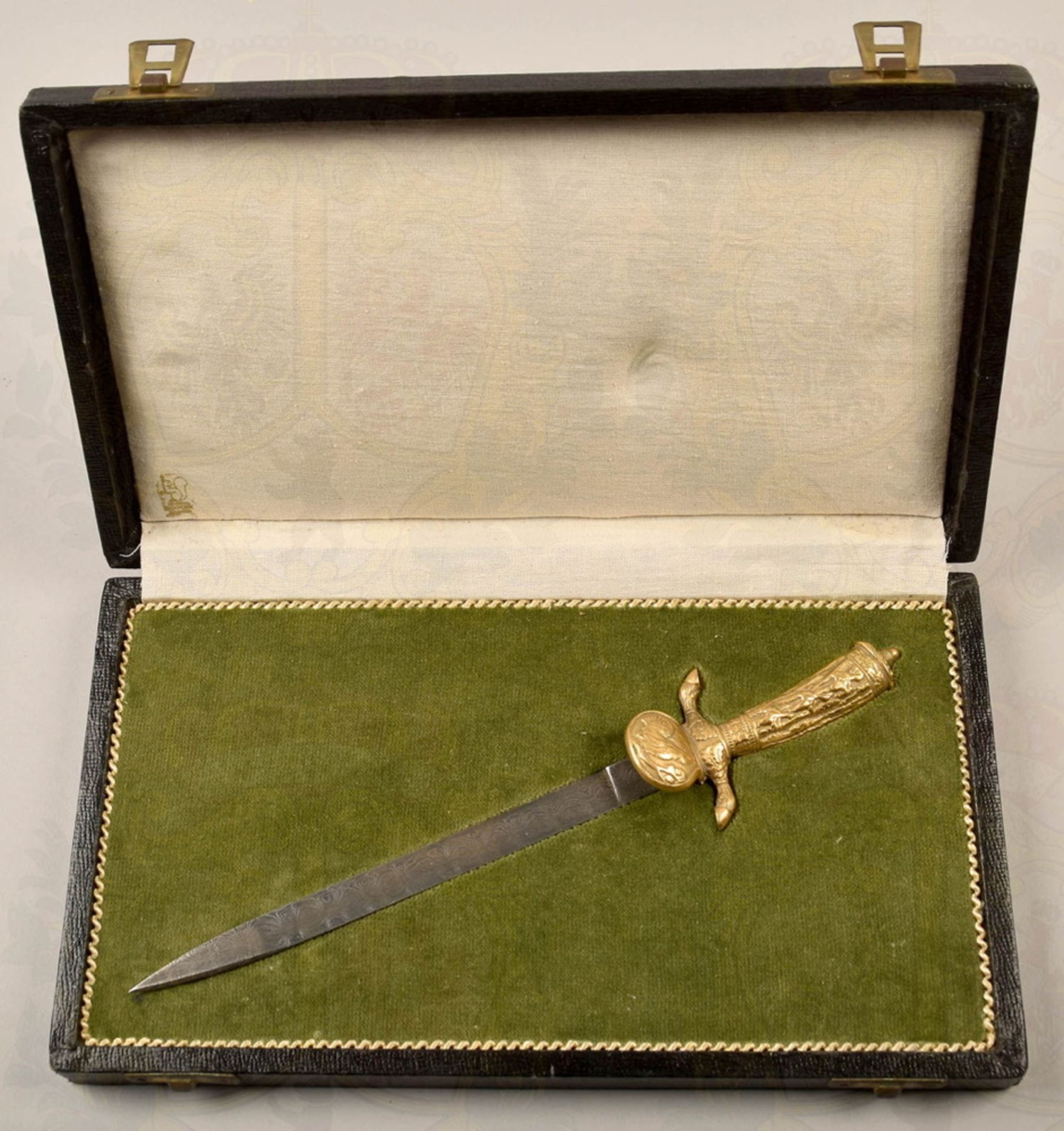 Miniature hunting knife with damask blade