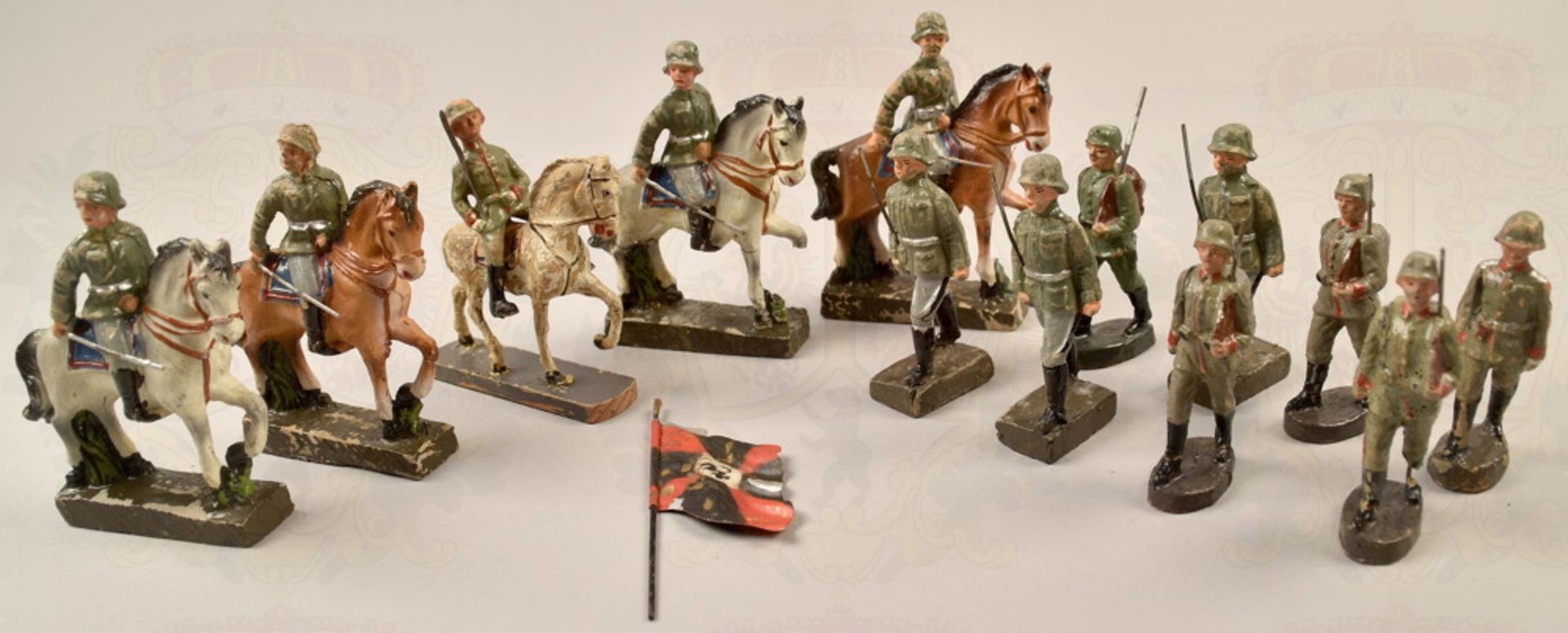 18 Massefiguren Soldaten und Pferde Wehrmacht