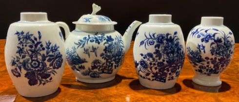 A Worcester Fence pattern ovoid tea canister, decorated in underglaze blue, crescent mark, 12.5cm