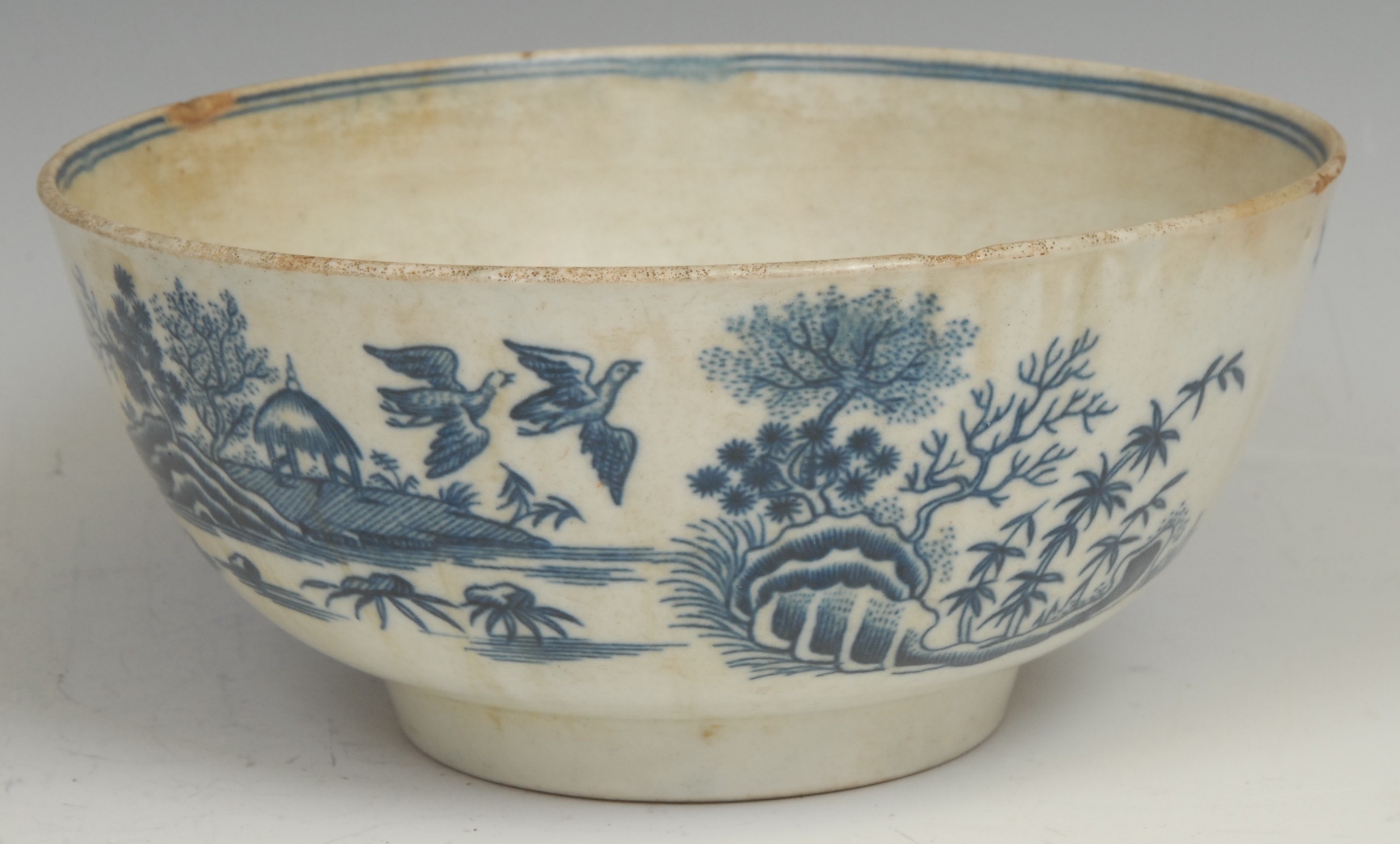 English Porcelain - a Worcester circular bowl, transfer printed with the Fence pattern, 16cm - Image 3 of 4