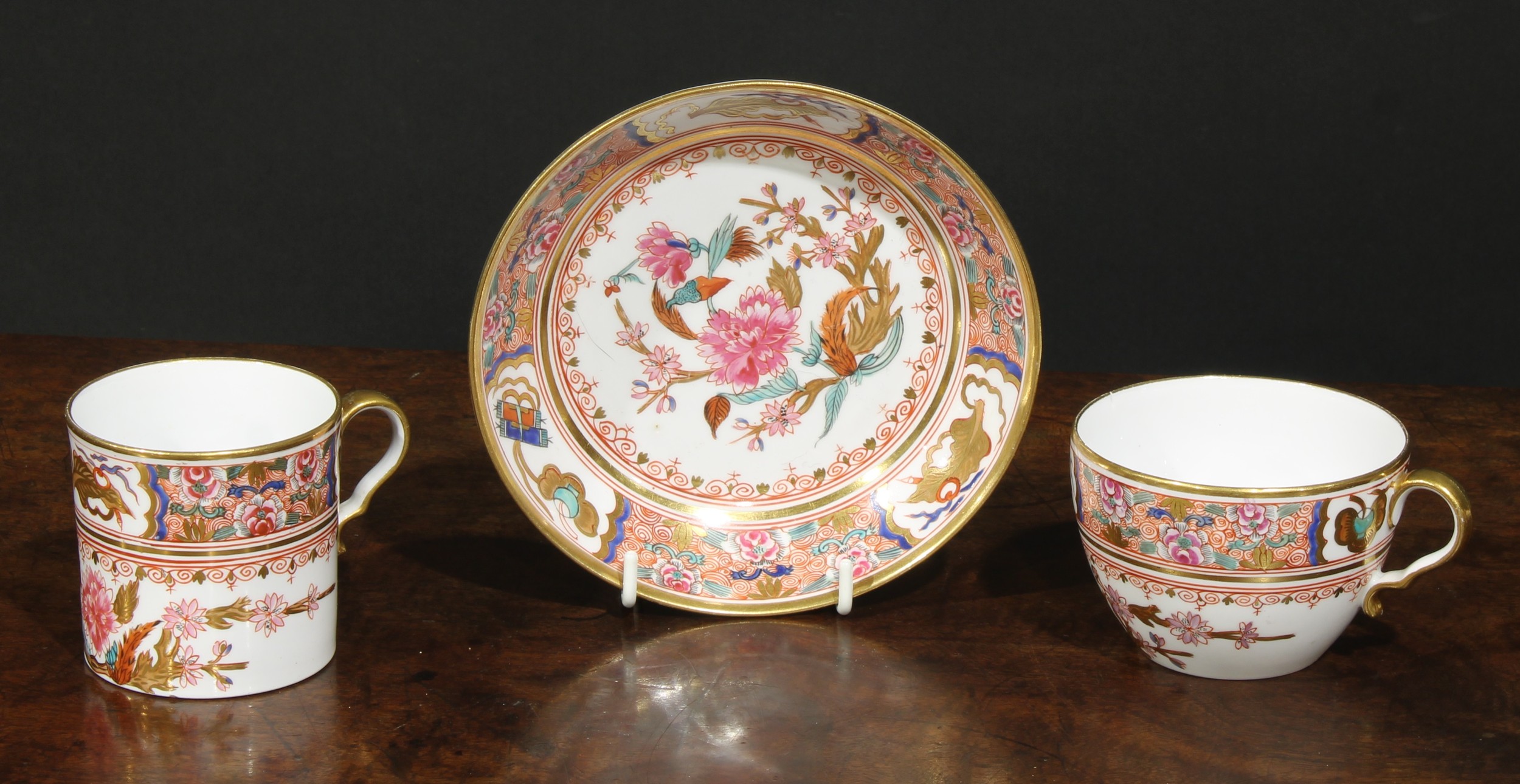 A Josiah Spode II period 868 pattern tea and coffee service, decorated in the Japanese Kakiemon - Image 2 of 4