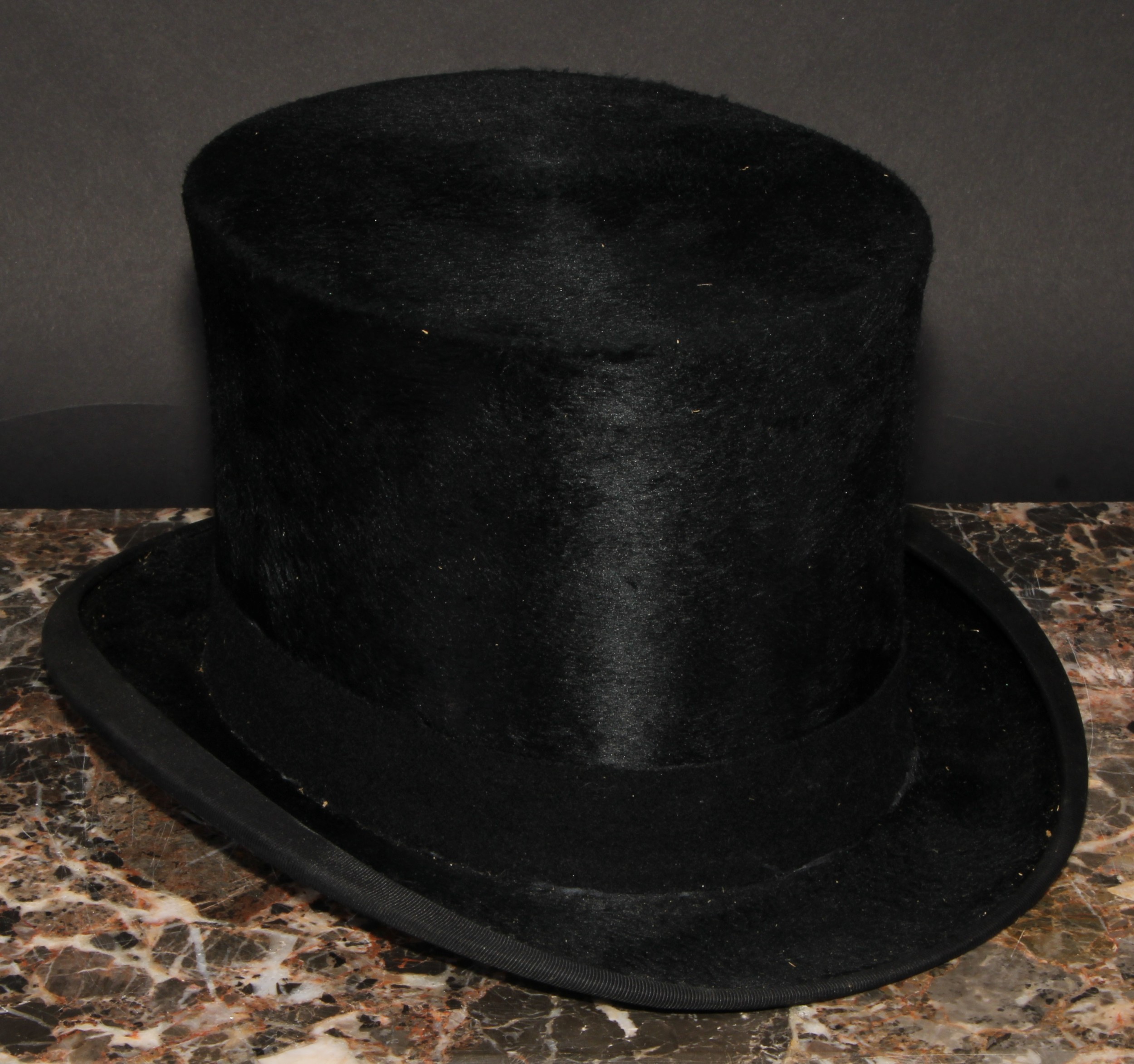 An early 20th century silk top hat, by Christys’ London, retailed by RW Forsythe Limited, Glasgow - Image 2 of 5