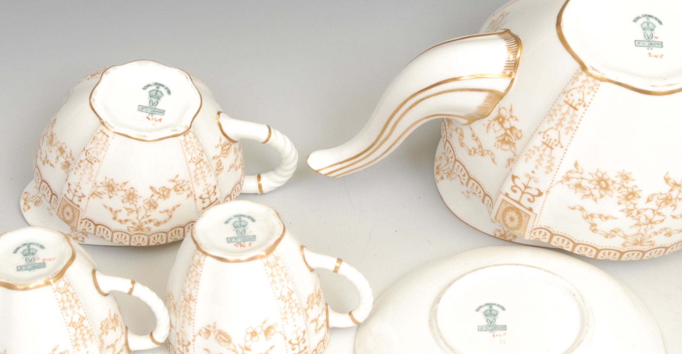 A Royal Crown Derby 3145 pattern cabaret set on tray, comprising teapot, sucrier and cover, milk - Image 3 of 3