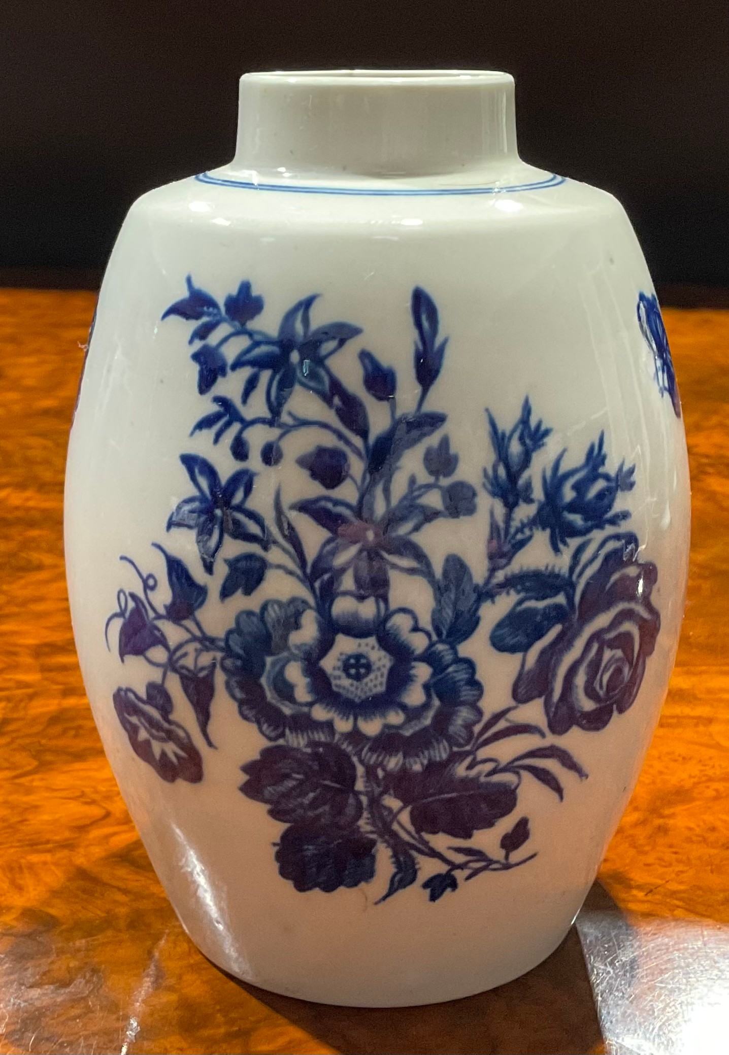 A Worcester Fence pattern ovoid tea canister, decorated in underglaze blue, crescent mark, 12.5cm - Image 9 of 14