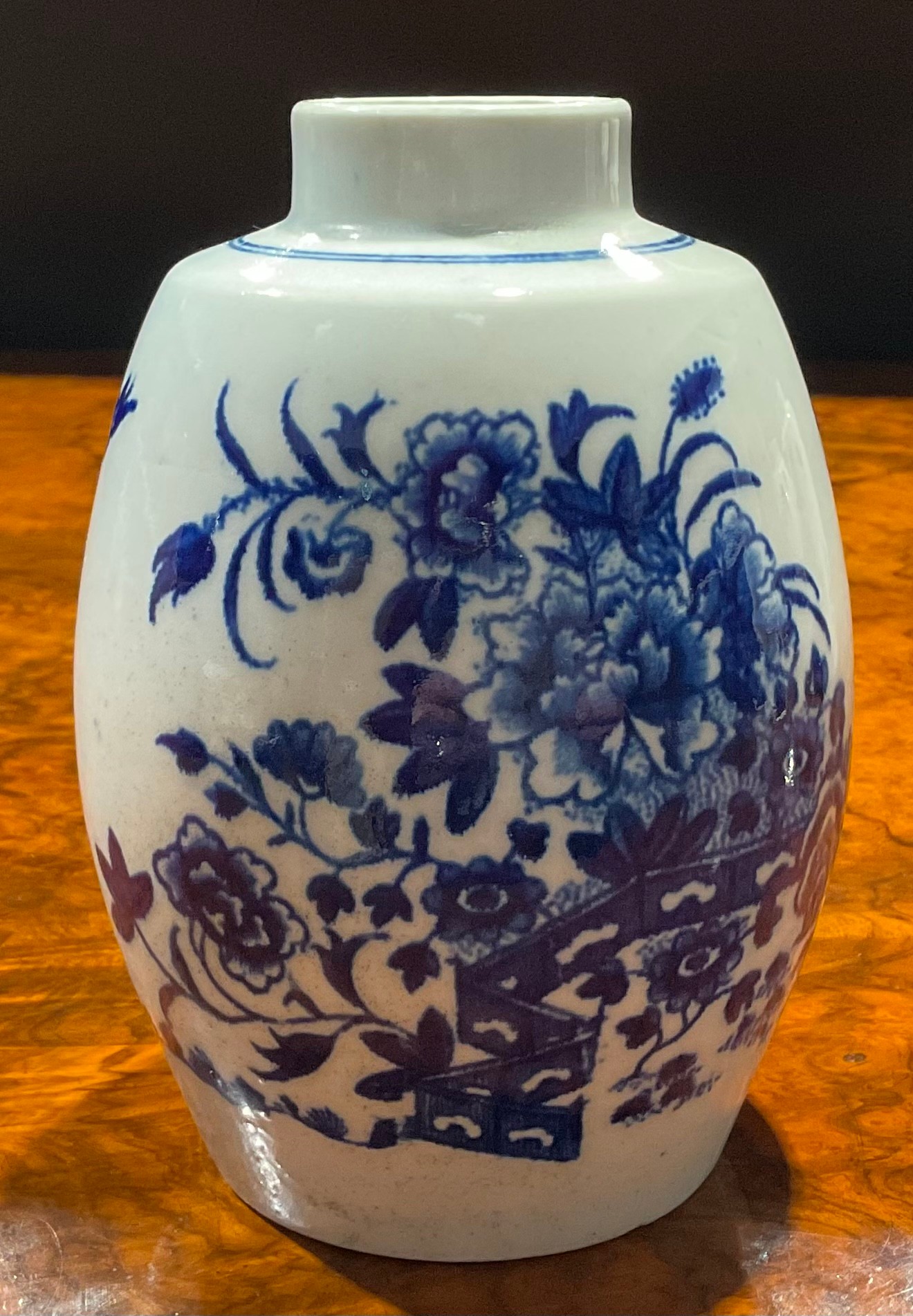 A Worcester Fence pattern ovoid tea canister, decorated in underglaze blue, crescent mark, 12.5cm - Image 12 of 14