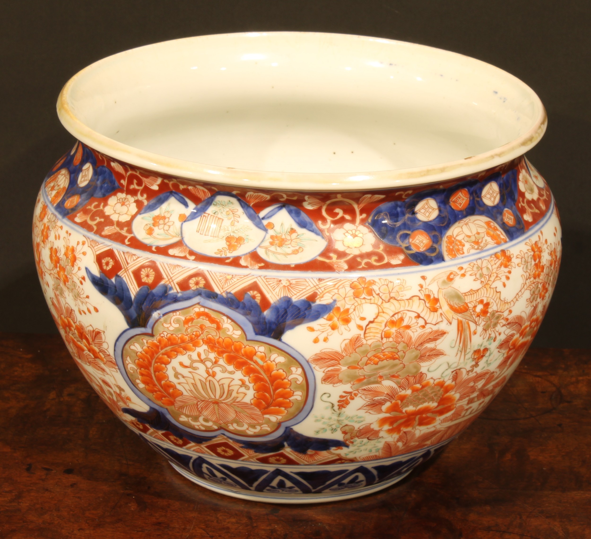 A Japanese ovoid jardiniere, painted in the Imari palette, 26cm diam, Meiji period - Image 3 of 4