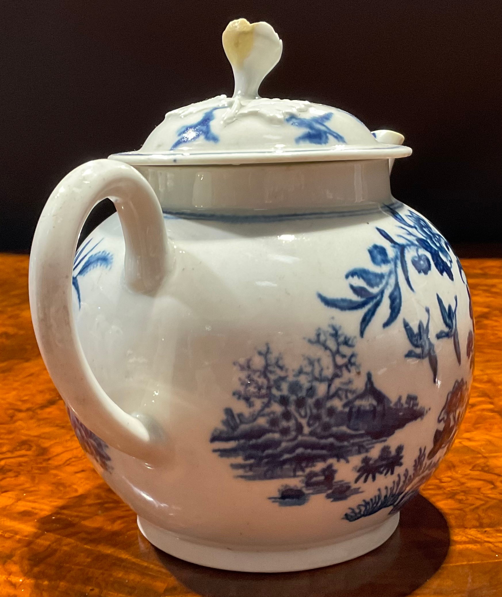 A Worcester Fence pattern ovoid tea canister, decorated in underglaze blue, crescent mark, 12.5cm - Image 5 of 14