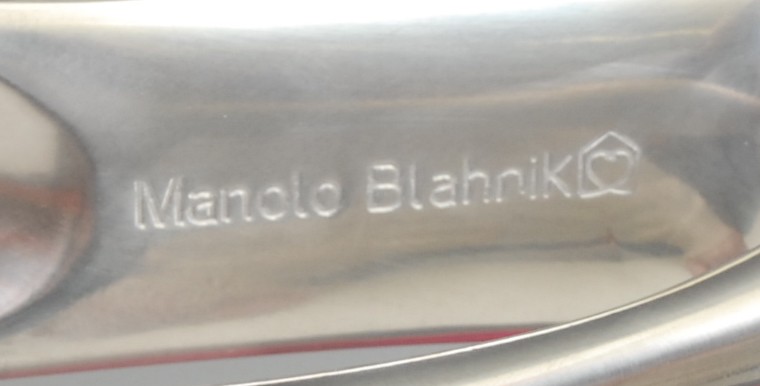 A Manolo Blahnik for Habitat, Very Important Product cast aluminium stylised shoehorn, as an - Image 2 of 2