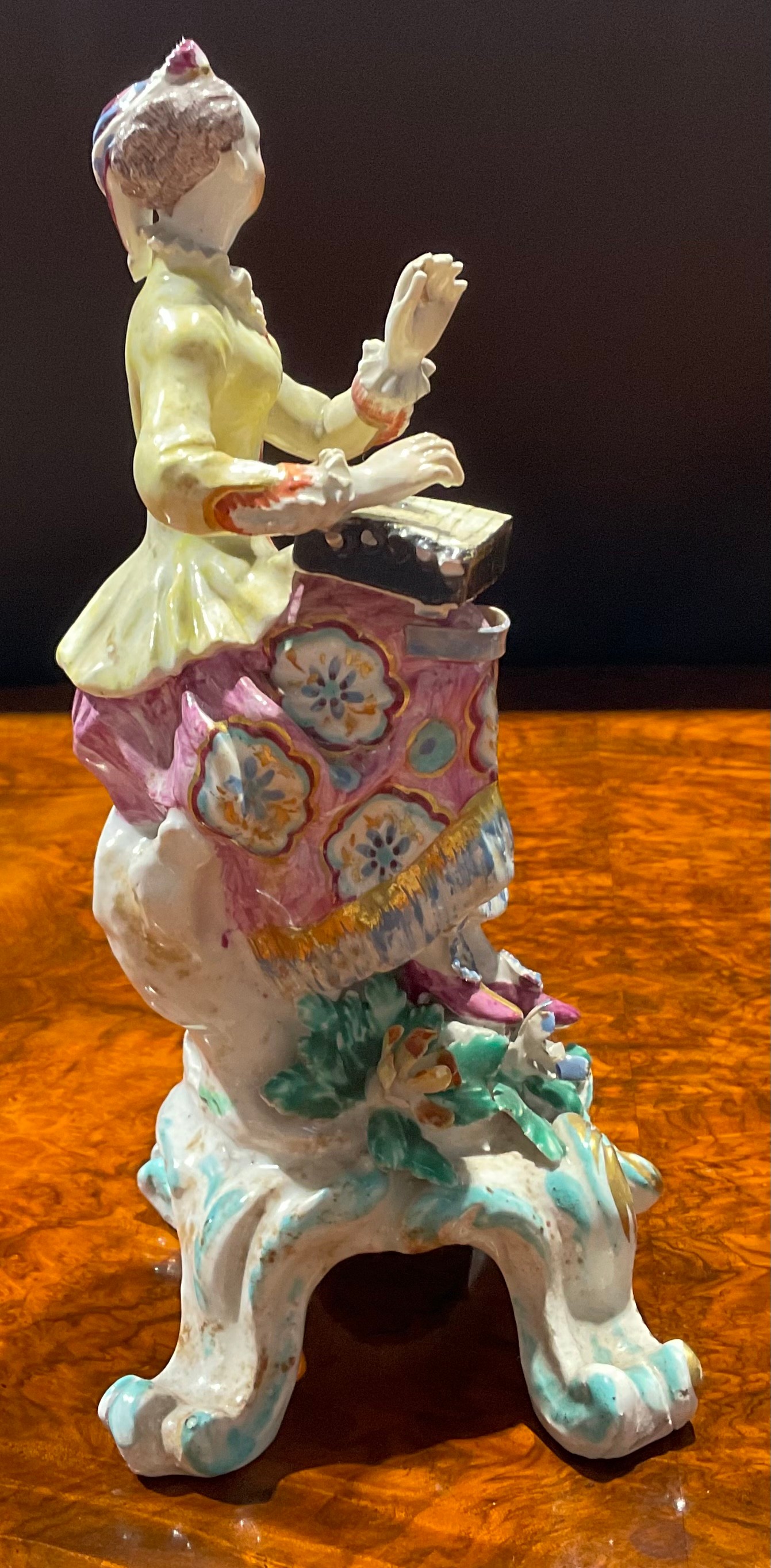 A pair of Bow figures, of musicians, she seated on tree stump wearing yellow jacket and floral dress - Image 5 of 9