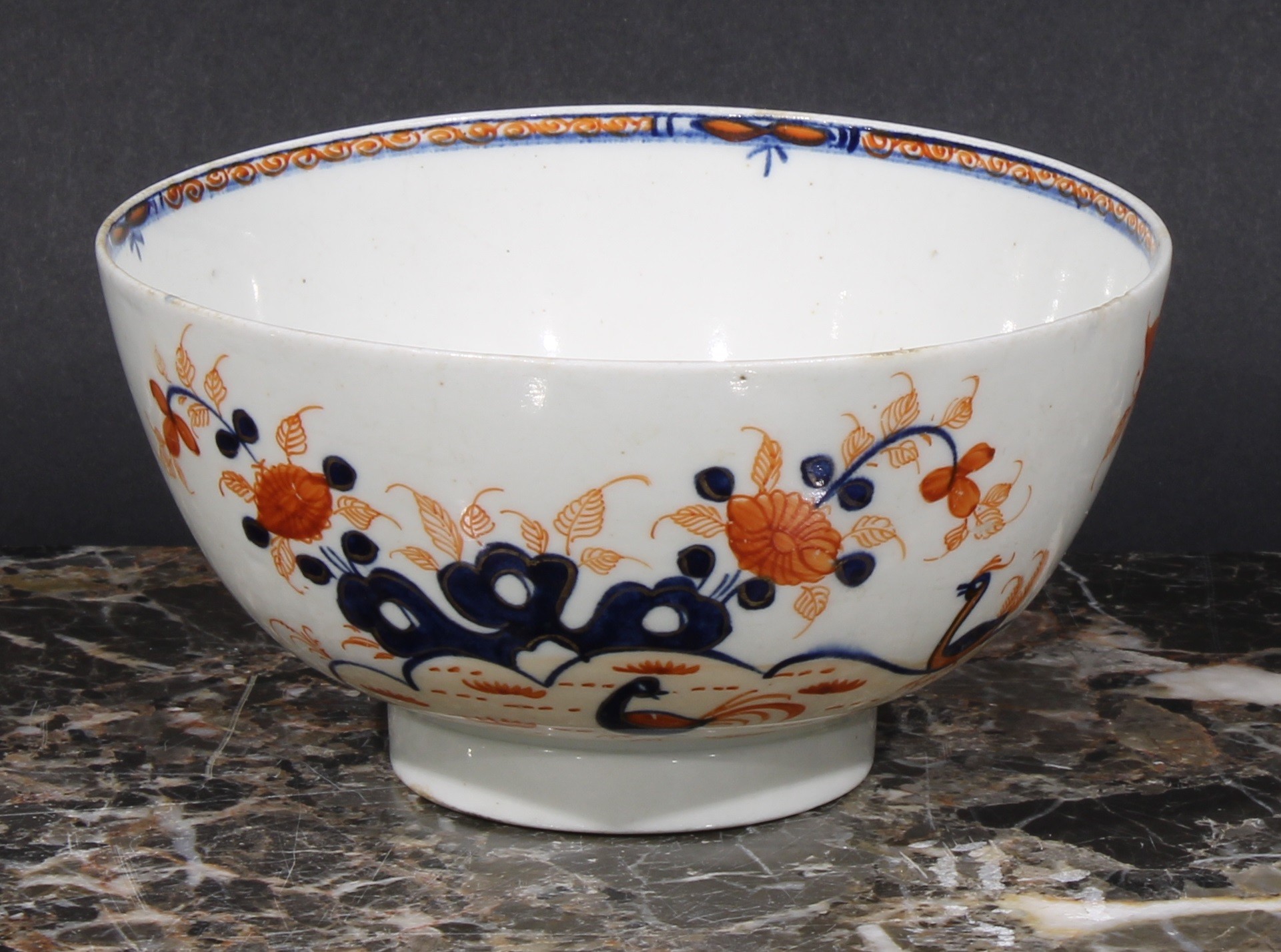 A Bow Imari pattern porcelain bowl, painted with stylised birds and flowers, picked out in gilt, - Image 2 of 4