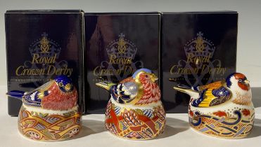 A Royal Crown Derby paperweight, Bullfinch Nesting, gold stopper, 6.5cm, printed mark in gold,