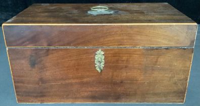 A George III mahogany two compartment tea caddy, 15cm high, 30cm wide