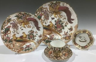 A Royal Crown Derby Olde Avesbury pattern dinner plate and pair of dessert plates, seconds; a 2451