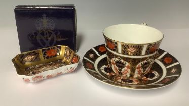 A Royal Crown Derby Imari 1128 pattern rectangular trinket tray, solid gold band, first quality,