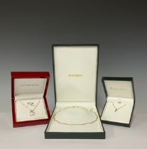 A 9ct gold choker necklace, marked 375, 5.8g, boxed; 9ct white and yellow gold "Hot Diamonds"