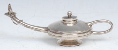 A Spanish silver novelty table cigar lighter, as a Classical lamp, 17.5cm long, 72g