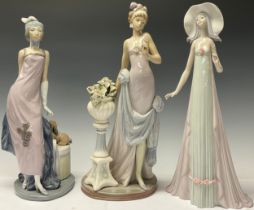 A Lladro figure Couplet Girl, number 5174, designed by Vincente Martinez, 34cm, printed and