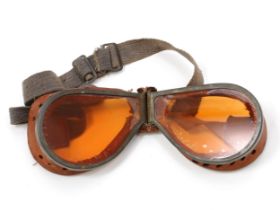 Militaria - a pair of WWII British dust goggles