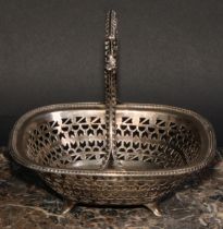 An Edwardian silver rounded rectangular sweetmeat basket, 18cm wide, Martin, Hall & Co, Sheffield,