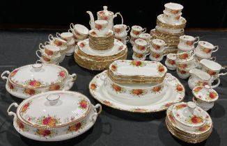 A Queens Rosina China Stratford pattern dinner, tea and coffee service, comprising tureens, dinner