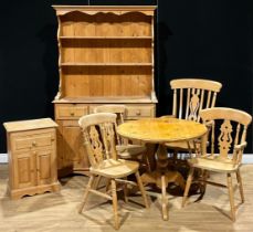 A harlequin farmhouse kitchen suite, comprising pine dresser, 200.5cm high, 122cm wide, 42.5cm deep,