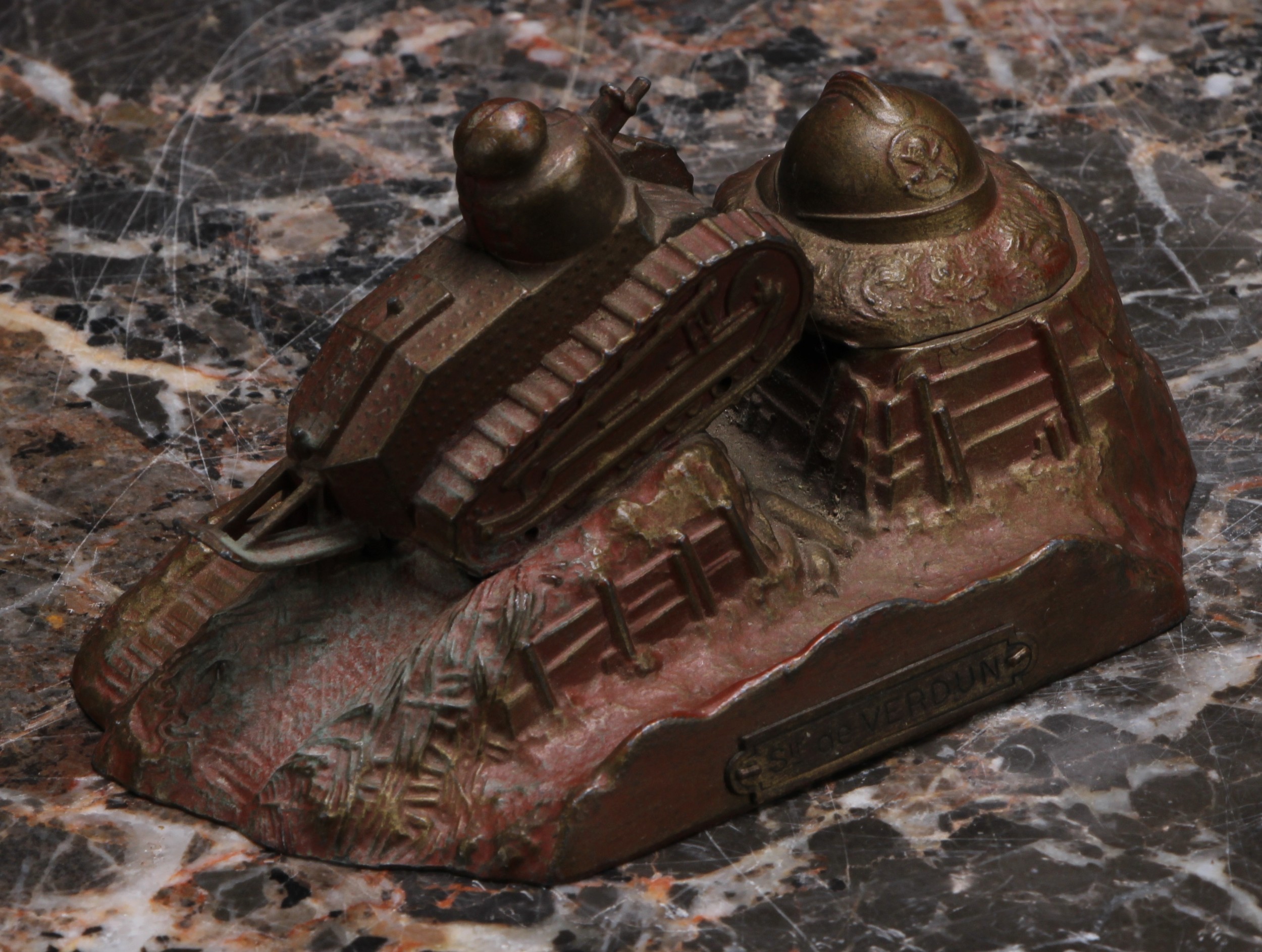 A French spelter novelty inkwell, cast as a World War One tank, Sir De Verdun, 12.5cm wide - Image 2 of 3