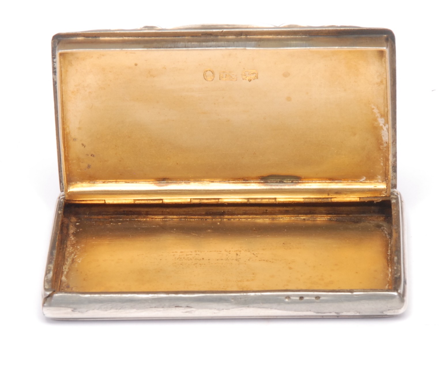 A William IV silver rectangular snuff box, engine turned in wavy bands, flush-hinged cover, gilt - Image 3 of 5