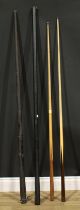 Sport - A BCE cue in case and a Horace Lindrum Champion Cue in a case (2)