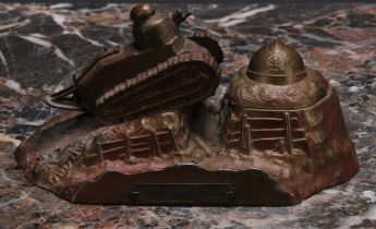 A French spelter novelty inkwell, cast as a World War One tank, Sir De Verdun, 12.5cm wide